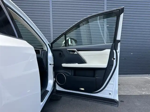 レクサス ＲＸ 450hL 茨城県 2021(令3)年 3.2万km ソニッククォーツ 後期型 /ム-ンル-フ /マクレビ /HUD /パノラミックビュ-モニタ- /白革 /シ-トヒ-タ- /ベンチレ-ション /M付PWシ-ト /ステアヒ-タ- /PWテ-ルゲ-ト /三眼LED /オ-トハイビ-ム /ナビ /TV /BT /レクサスSFT /ACC /LKA /BSM  /ETC2.0 /禁煙車