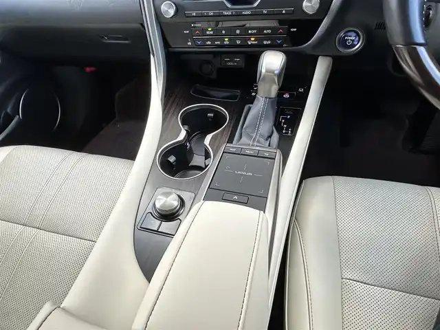 レクサス ＲＸ 450hL 茨城県 2021(令3)年 3.2万km ソニッククォーツ 後期型 /ム-ンル-フ /マクレビ /HUD /パノラミックビュ-モニタ- /白革 /シ-トヒ-タ- /ベンチレ-ション /M付PWシ-ト /ステアヒ-タ- /PWテ-ルゲ-ト /三眼LED /オ-トハイビ-ム /ナビ /TV /BT /レクサスSFT /ACC /LKA /BSM  /ETC2.0 /禁煙車