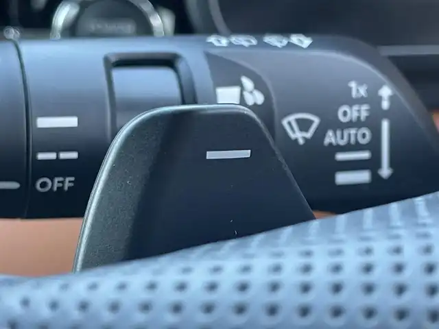 三菱 アウトランダー ＰＨＥＶ P 和歌山県 2023(令5)年 1.3万km ホワイトダイヤモンド 純正12.3インチコネクトナビ/全方位カメラ/フルセグTV/前方衝突防止支援/後側方衝突防止支援/前後コーナーセンサー/踏み間違い衝突防止アシスト/レーダークルーズコントロール/パドルシフト/ポジションメモリー/パワーシート/シートヒーター/電動リアゲート/HUD/LEDヘッドライト/フォグランプ/オートチックハイビーム