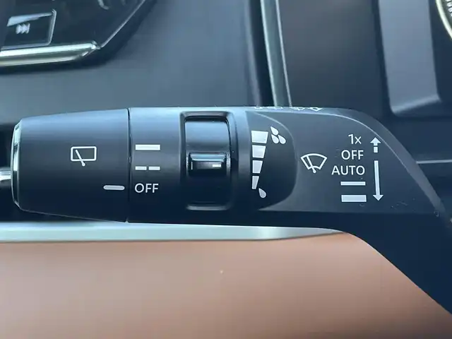 三菱 アウトランダー ＰＨＥＶ P 和歌山県 2023(令5)年 1.3万km ホワイトダイヤモンド 純正12.3インチコネクトナビ/全方位カメラ/フルセグTV/前方衝突防止支援/後側方衝突防止支援/前後コーナーセンサー/踏み間違い衝突防止アシスト/レーダークルーズコントロール/パドルシフト/ポジションメモリー/パワーシート/シートヒーター/電動リアゲート/HUD/LEDヘッドライト/フォグランプ/オートチックハイビーム