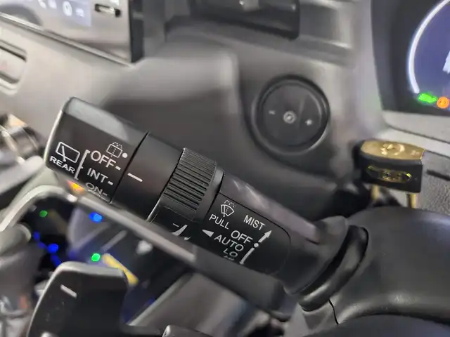 ホンダ ヴェゼル ハイブリッド e:HEV Z 島根県 2021(令3)年 9.7万km メテオロイドグレーメタリック 4WD/純正MOP9型ナビ/フルセグTV/ハンズフリーパワーバックドア/バックカメラ/ビルトインETC2.0/前後ドライブレコーダー/アダプティブクルーズコントロール/前後パーキングセンサー/ホンダセンシング/・衝突被害軽減ブレーキ/・車線逸脱防止支援システム/・前後誤発進抑制機能/・オートハイビーム/ブラインドスポットインフォメーション/フルLEDヘッドランプ/革巻きステアリング/パドルシフト/ハーフレザーシート/前席シートヒーター/社外18インチアルミホイール/スマートキー/プッシュエンジンスタート/禁煙車