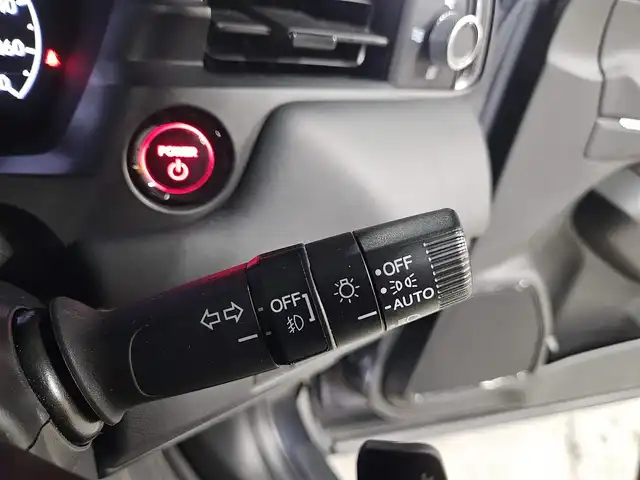 ホンダ ヴェゼル ハイブリッド e:HEV Z 島根県 2021(令3)年 9.7万km メテオロイドグレーメタリック 4WD/純正MOP9型ナビ/フルセグTV/ハンズフリーパワーバックドア/バックカメラ/ビルトインETC2.0/前後ドライブレコーダー/アダプティブクルーズコントロール/前後パーキングセンサー/ホンダセンシング/・衝突被害軽減ブレーキ/・車線逸脱防止支援システム/・前後誤発進抑制機能/・オートハイビーム/ブラインドスポットインフォメーション/フルLEDヘッドランプ/革巻きステアリング/パドルシフト/ハーフレザーシート/前席シートヒーター/社外18インチアルミホイール/スマートキー/プッシュエンジンスタート/禁煙車