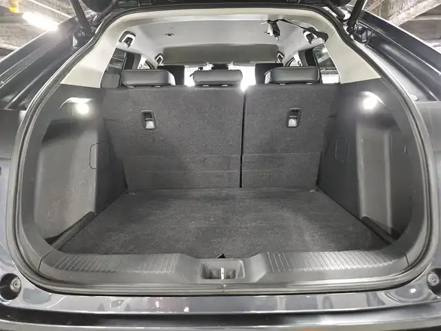 ホンダ ヴェゼル ハイブリッド e:HEV Z 島根県 2021(令3)年 9.7万km メテオロイドグレーメタリック 4WD/純正MOP9型ナビ/フルセグTV/ハンズフリーパワーバックドア/バックカメラ/ビルトインETC2.0/前後ドライブレコーダー/アダプティブクルーズコントロール/前後パーキングセンサー/ホンダセンシング/・衝突被害軽減ブレーキ/・車線逸脱防止支援システム/・前後誤発進抑制機能/・オートハイビーム/ブラインドスポットインフォメーション/フルLEDヘッドランプ/革巻きステアリング/パドルシフト/ハーフレザーシート/前席シートヒーター/社外18インチアルミホイール/スマートキー/プッシュエンジンスタート/禁煙車