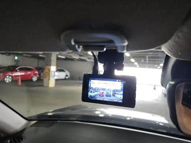 ホンダ ヴェゼル ハイブリッド e:HEV Z 島根県 2021(令3)年 9.7万km メテオロイドグレーメタリック 4WD/純正MOP9型ナビ/フルセグTV/ハンズフリーパワーバックドア/バックカメラ/ビルトインETC2.0/前後ドライブレコーダー/アダプティブクルーズコントロール/前後パーキングセンサー/ホンダセンシング/・衝突被害軽減ブレーキ/・車線逸脱防止支援システム/・前後誤発進抑制機能/・オートハイビーム/ブラインドスポットインフォメーション/フルLEDヘッドランプ/革巻きステアリング/パドルシフト/ハーフレザーシート/前席シートヒーター/社外18インチアルミホイール/スマートキー/プッシュエンジンスタート/禁煙車