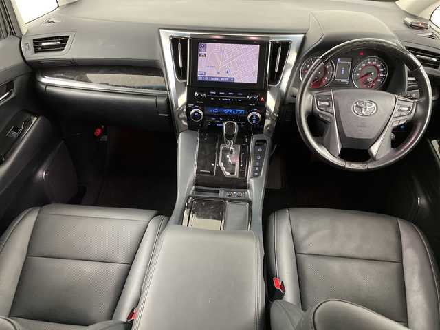 トヨタ アルファード S Cパッケージ 道央・札幌 2023(令5)年 4.9万km ブラック ・４ＷＤ/寒冷地仕様/・トヨタセーフティセンス/・プリクラッシュセーフティ/・ブラインドスポットモニター/・レーダークルーズコントロール/・ＬＴＡ・ＲＣＴＡ・ＲＳＡ・/・純正ディスプレイオーディオ/・ナビ.Bluetooth.Miracast/・バックカメラ/・両側パワースライドドア/・パワーバックドア/・レザーシート・オットマンシート/・ベンチレーション/シートヒーター/・パワーシート（Ｄ．Ｎ.二列目）/・ウッドコンビハンドル/ステアリングヒーター/・ＡＣ１００Ｖ/デジタルインナーミラー/・ドライブレコーダー/スマートキー