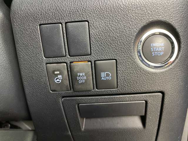 トヨタ アルファード S Cパッケージ 道央・札幌 2023(令5)年 4.9万km ブラック ・４ＷＤ/寒冷地仕様/・トヨタセーフティセンス/・プリクラッシュセーフティ/・ブラインドスポットモニター/・レーダークルーズコントロール/・ＬＴＡ・ＲＣＴＡ・ＲＳＡ・/・純正ディスプレイオーディオ/・ナビ.Bluetooth.Miracast/・バックカメラ/・両側パワースライドドア/・パワーバックドア/・レザーシート・オットマンシート/・ベンチレーション/シートヒーター/・パワーシート（Ｄ．Ｎ.二列目）/・ウッドコンビハンドル/ステアリングヒーター/・ＡＣ１００Ｖ/デジタルインナーミラー/・ドライブレコーダー/スマートキー