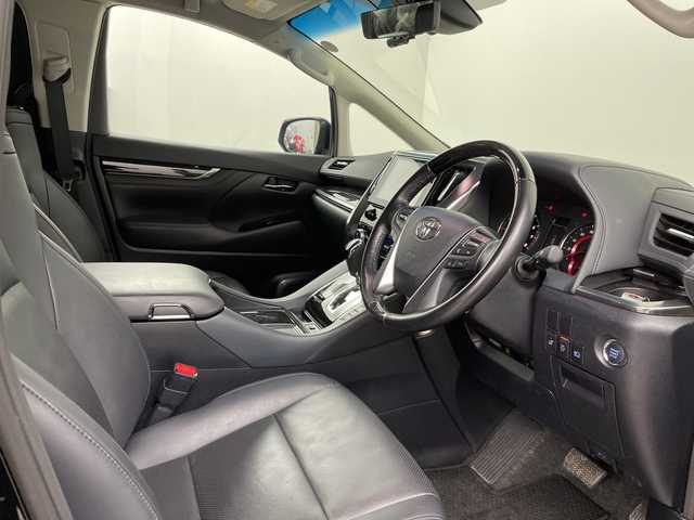 トヨタ アルファード S Cパッケージ 道央・札幌 2023(令5)年 4.9万km ブラック ・４ＷＤ/寒冷地仕様/・トヨタセーフティセンス/・プリクラッシュセーフティ/・ブラインドスポットモニター/・レーダークルーズコントロール/・ＬＴＡ・ＲＣＴＡ・ＲＳＡ・/・純正ディスプレイオーディオ/・ナビ.Bluetooth.Miracast/・バックカメラ/・両側パワースライドドア/・パワーバックドア/・レザーシート・オットマンシート/・ベンチレーション/シートヒーター/・パワーシート（Ｄ．Ｎ.二列目）/・ウッドコンビハンドル/ステアリングヒーター/・ＡＣ１００Ｖ/デジタルインナーミラー/・ドライブレコーダー/スマートキー