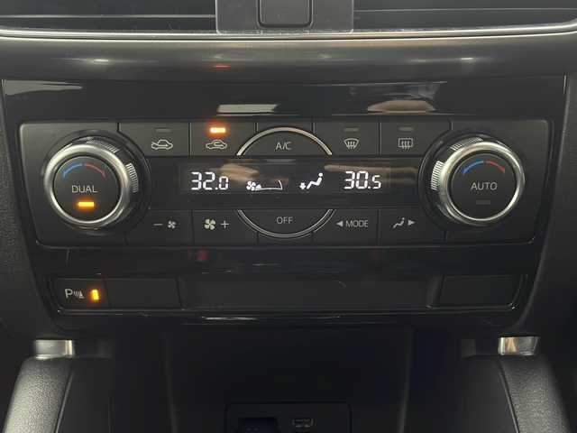 マツダ ＣＸ－５ XD プロアクティブ 大阪府 2015(平27)年 6万km クリスタルホワイトパールマイカ 純正SDナビ/【Bluetooth/CD/DVD/FM/AM/USB】/ブラインドスポットモニター(BSM)/バックカメラ/サイドカメラ/レーダークルーズコントロール/レーンキープアシスト/パーキングセンサー/スマートブレーキ/純正17インチAW/純正フロアマット/LEDヘッドライト/オートライト/MTモード付き/電動パーキング/ETC/AAC
