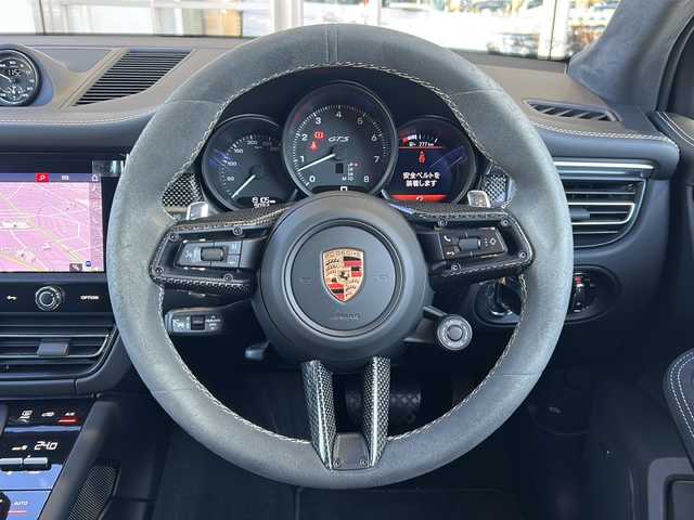 ポルシェ ポルシェ マカン GTS 静岡県 2024(令6)年 2万km グレー 純正ナビ/・AM/FM/・Bluetooth/・USB/・SD/主要装備/・ＢＯＳＥサウンドシステム/・360度サラウンドビュー/・車線逸脱警告/・アダプティブクルーズコントロール/・エアサスペンション/・21インチ RS Spyder デザイン ホイール/・ポルシェダイナミックライトシステム/・全席シートヒーター/・７速ＰＤＫ/・運転席＋助手席パワーシート/・パドルシフト/・前後ドライブレコーダー/・ＥＴＣ２．０/・アイドリングストップ/・パワーバックドア