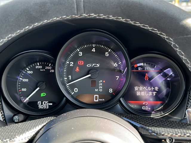 ポルシェ ポルシェ マカン GTS 静岡県 2024(令6)年 2万km グレー 純正ナビ/・AM/FM/・Bluetooth/・USB/・SD/主要装備/・ＢＯＳＥサウンドシステム/・360度サラウンドビュー/・車線逸脱警告/・アダプティブクルーズコントロール/・エアサスペンション/・21インチ RS Spyder デザイン ホイール/・ポルシェダイナミックライトシステム/・全席シートヒーター/・７速ＰＤＫ/・運転席＋助手席パワーシート/・パドルシフト/・前後ドライブレコーダー/・ＥＴＣ２．０/・アイドリングストップ/・パワーバックドア