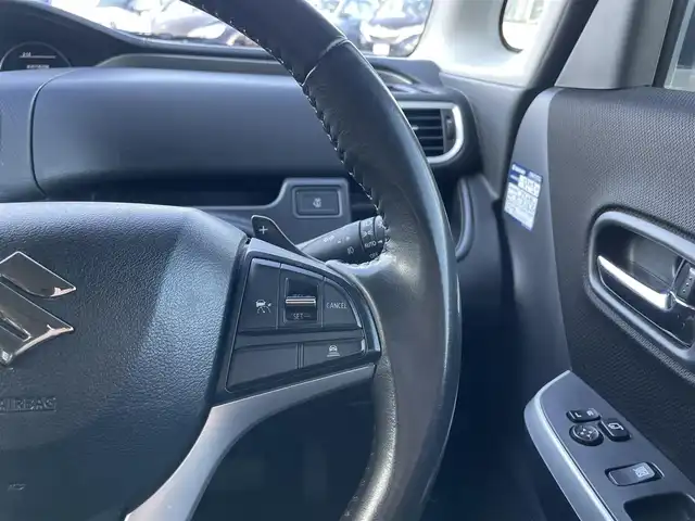 スズキ ソリオ バンディット HV MV 東京都 2020(令2)年 5.6万km パール 純正８型ナビ（CD/DVD/USB/SD/Bluetooth）/スズキセーフティセンス衝突軽減ブレーキ/レーダークルーズコントロール/前後コーナーセンサー/レーンキープアシスト/片側パワースライドドア/パドルシフト/前席シートヒーター/バックカメラ/後席サンシェード/純正バイザー/フロアマット