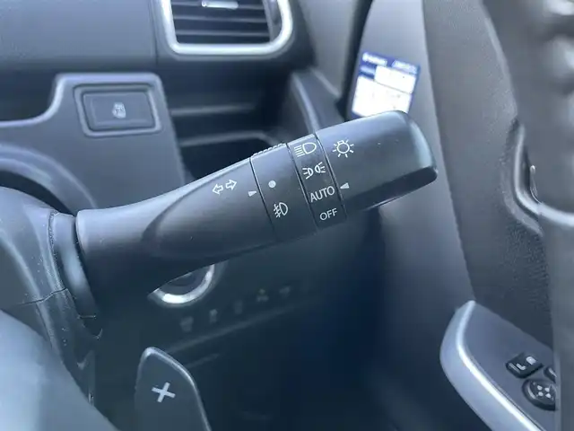 スズキ ソリオ バンディット HV MV 東京都 2020(令2)年 5.6万km パール 純正８型ナビ（CD/DVD/USB/SD/Bluetooth）/スズキセーフティセンス衝突軽減ブレーキ/レーダークルーズコントロール/前後コーナーセンサー/レーンキープアシスト/片側パワースライドドア/パドルシフト/前席シートヒーター/バックカメラ/後席サンシェード/純正バイザー/フロアマット