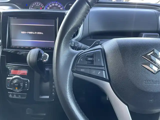 スズキ ソリオ バンディット HV MV 東京都 2020(令2)年 5.6万km パール 純正８型ナビ（CD/DVD/USB/SD/Bluetooth）/スズキセーフティセンス衝突軽減ブレーキ/レーダークルーズコントロール/前後コーナーセンサー/レーンキープアシスト/片側パワースライドドア/パドルシフト/前席シートヒーター/バックカメラ/後席サンシェード/純正バイザー/フロアマット