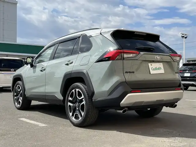 トヨタ ＲＡＶ４ アドベンチャー 東京都 2019(平31)年 2.9万km アッシュグレーメタリック/アーバンカーキ 純正ナビ/バックモニター/デジタルインナーミラー/プリクラッシュ/レーントレーシング/ブラインドスポット/レーダークルーズ/パワーシート/電動リアゲート/ETC/ドライブレコーダー/スマートキー