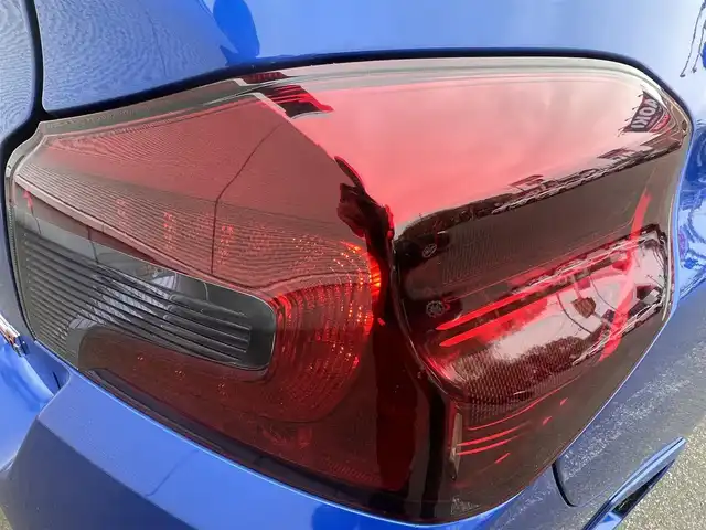 スバル ＷＲＸ ＳＴＩ STI 秋田県 2014(平26)年 4.1万km WRブルーパール 6速MT/４WD/ターボ/STI製ドライカーボンリヤスポイラー/STI製アルミホイール/フルエアロ/ローダウン（TEIN製）/純正サスペンション積込/スマートキー/ETC/プッシュスタート/純正フロアマット/純正ドアバイザー/パワーステアリング/パワーウィンドウ/オートエアコン/オートライト/電動格納ウィンカーミラー/保証書/取扱説明書/記録簿
