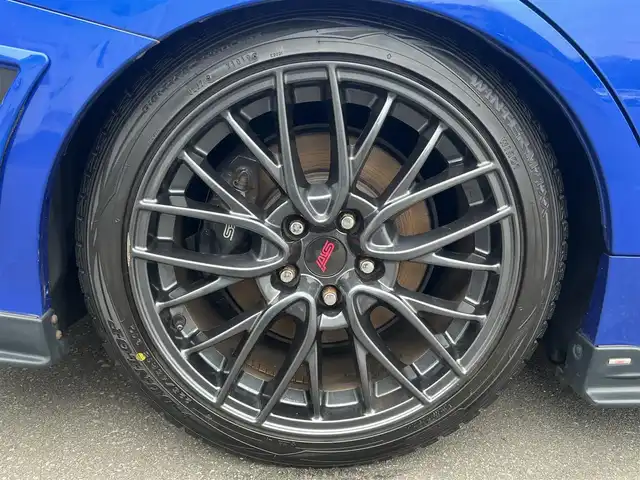 スバル ＷＲＸ ＳＴＩ STI 秋田県 2014(平26)年 4.1万km WRブルーパール 6速MT/４WD/ターボ/STI製ドライカーボンリヤスポイラー/STI製アルミホイール/フルエアロ/ローダウン（TEIN製）/純正サスペンション積込/スマートキー/ETC/プッシュスタート/純正フロアマット/純正ドアバイザー/パワーステアリング/パワーウィンドウ/オートエアコン/オートライト/電動格納ウィンカーミラー/保証書/取扱説明書/記録簿