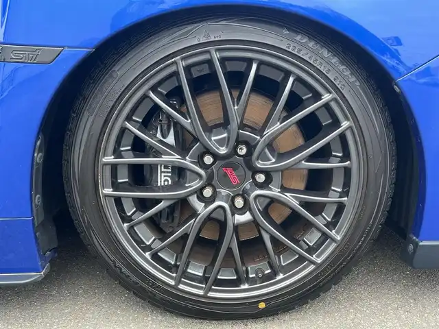 スバル ＷＲＸ ＳＴＩ STI 秋田県 2014(平26)年 4.1万km WRブルーパール 6速MT/４WD/ターボ/STI製ドライカーボンリヤスポイラー/STI製アルミホイール/フルエアロ/ローダウン（TEIN製）/純正サスペンション積込/スマートキー/ETC/プッシュスタート/純正フロアマット/純正ドアバイザー/パワーステアリング/パワーウィンドウ/オートエアコン/オートライト/電動格納ウィンカーミラー/保証書/取扱説明書/記録簿