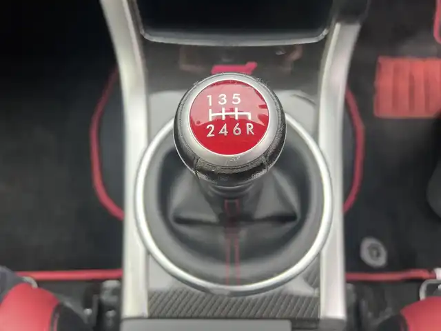 スバル ＷＲＸ ＳＴＩ STI 秋田県 2014(平26)年 4.1万km WRブルーパール 6速MT/４WD/ターボ/STI製ドライカーボンリヤスポイラー/STI製アルミホイール/フルエアロ/ローダウン（TEIN製）/純正サスペンション積込/スマートキー/ETC/プッシュスタート/純正フロアマット/純正ドアバイザー/パワーステアリング/パワーウィンドウ/オートエアコン/オートライト/電動格納ウィンカーミラー/保証書/取扱説明書/記録簿