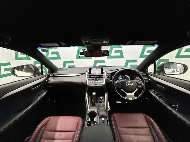 レクサス ＮＸ 300h Fスポーツ 鹿児島県 2015(平27)年 7万km ソニッククォーツ 純正ナビ（TV/Bluetooth/CD/USB）/バックカメラ/ETC/ドライブレコーダー/赤レザーシート/シートヒーター/パワーシート/シートベンチレーション/ステアリングヒーター/3眼LEDライト/オートライト/オートホールド/電動パーキングブレーキ/ステアリングスイッチ/純正アルミホイール