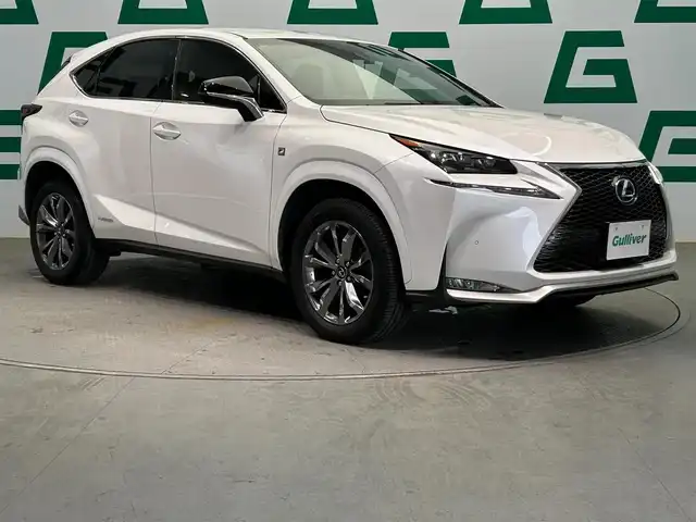 レクサス ＮＸ 300h Fスポーツ 鹿児島県 2015(平27)年 7万km ソニッククォーツ 純正ナビ（TV/Bluetooth/CD/USB）/バックカメラ/ETC/ドライブレコーダー/赤レザーシート/シートヒーター/パワーシート/シートベンチレーション/ステアリングヒーター/3眼LEDライト/オートライト/オートホールド/電動パーキングブレーキ/ステアリングスイッチ/純正アルミホイール