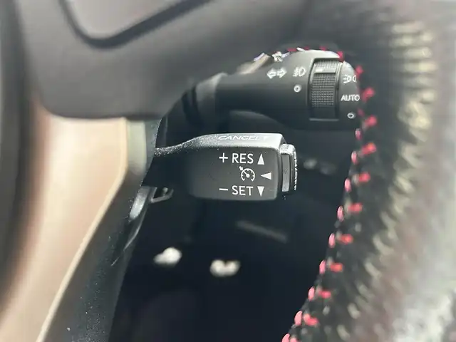 レクサス ＮＸ 300h Fスポーツ 鹿児島県 2015(平27)年 7万km ソニッククォーツ 純正ナビ（TV/Bluetooth/CD/USB）/バックカメラ/ETC/ドライブレコーダー/赤レザーシート/シートヒーター/パワーシート/シートベンチレーション/ステアリングヒーター/3眼LEDライト/オートライト/オートホールド/電動パーキングブレーキ/ステアリングスイッチ/純正アルミホイール