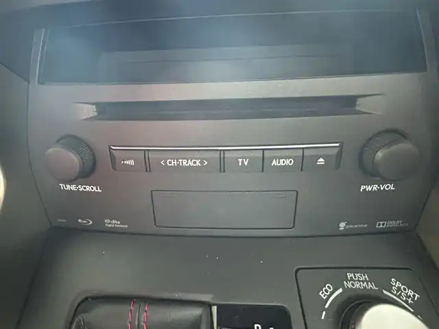 レクサス ＮＸ 300h Fスポーツ 鹿児島県 2015(平27)年 7万km ソニッククォーツ 純正ナビ（TV/Bluetooth/CD/USB）/バックカメラ/ETC/ドライブレコーダー/赤レザーシート/シートヒーター/パワーシート/シートベンチレーション/ステアリングヒーター/3眼LEDライト/オートライト/オートホールド/電動パーキングブレーキ/ステアリングスイッチ/純正アルミホイール