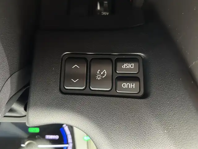 レクサス ＮＸ 300h Fスポーツ 鹿児島県 2015(平27)年 7万km ソニッククォーツ 純正ナビ（TV/Bluetooth/CD/USB）/バックカメラ/ETC/ドライブレコーダー/赤レザーシート/シートヒーター/パワーシート/シートベンチレーション/ステアリングヒーター/3眼LEDライト/オートライト/オートホールド/電動パーキングブレーキ/ステアリングスイッチ/純正アルミホイール