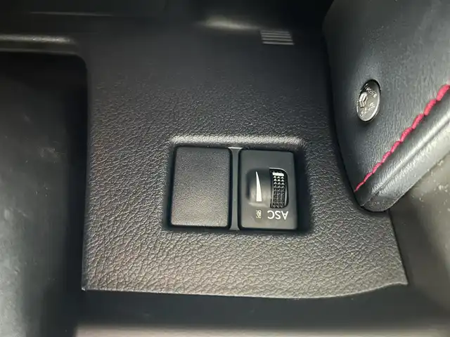 レクサス ＮＸ 300h Fスポーツ 鹿児島県 2015(平27)年 7万km ソニッククォーツ 純正ナビ（TV/Bluetooth/CD/USB）/バックカメラ/ETC/ドライブレコーダー/赤レザーシート/シートヒーター/パワーシート/シートベンチレーション/ステアリングヒーター/3眼LEDライト/オートライト/オートホールド/電動パーキングブレーキ/ステアリングスイッチ/純正アルミホイール