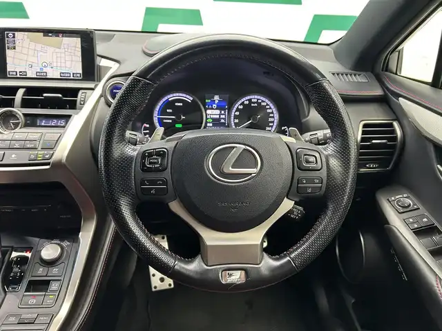レクサス ＮＸ 300h Fスポーツ 鹿児島県 2015(平27)年 7万km ソニッククォーツ 純正ナビ（TV/Bluetooth/CD/USB）/バックカメラ/ETC/ドライブレコーダー/赤レザーシート/シートヒーター/パワーシート/シートベンチレーション/ステアリングヒーター/3眼LEDライト/オートライト/オートホールド/電動パーキングブレーキ/ステアリングスイッチ/純正アルミホイール