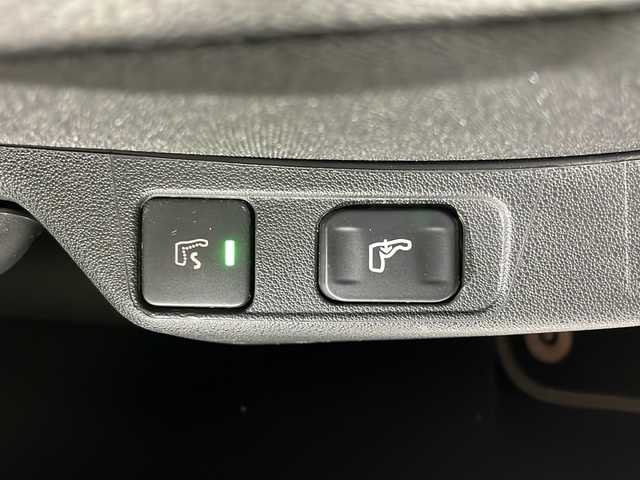 ＤＳオートモビル ＤＳ４ 福岡県 2017(平29)年 5.8万km 白 社外オーディオ/AM/FM/CD/ETC/クルーズコントロール/電動リアゲート/電格ミラー/ハーフレザーシート/電動リアゲート/横滑り防止装置/コーナーセンサー/純正AW17インチ/純正フロアマット/プッシュスタート/スマートキー/スペアキー有/フォグライト