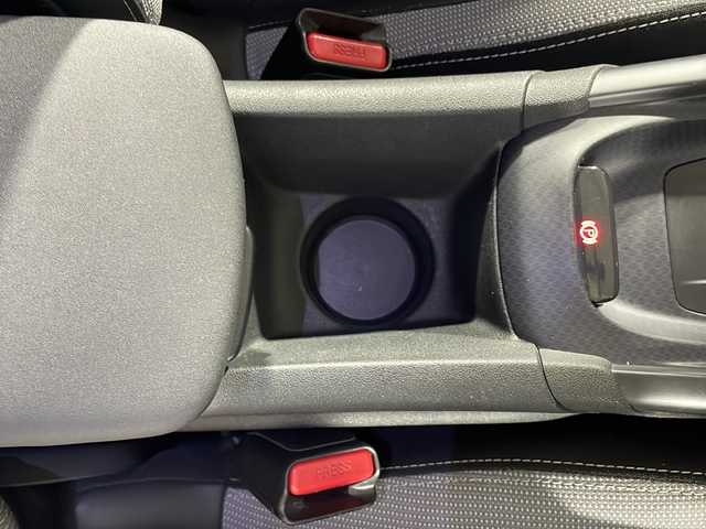 ＤＳオートモビル ＤＳ４ 福岡県 2017(平29)年 5.8万km 白 社外オーディオ/AM/FM/CD/ETC/クルーズコントロール/電動リアゲート/電格ミラー/ハーフレザーシート/電動リアゲート/横滑り防止装置/コーナーセンサー/純正AW17インチ/純正フロアマット/プッシュスタート/スマートキー/スペアキー有/フォグライト