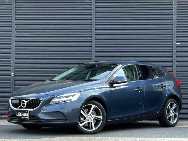 ボルボ Ｖ４０ D4 モメンタム 茨城県 2018(平30)年 5.3万km デニムブルーメタリック 後期型　/インテリセーフ　/ＡＣＣ　/ＬＫＡ　/ＢＬＩＳ　/Ｂカメラ　/パーキングエイド　/ナビ　/１２セグ　/ＢＴ　/ＵＳＢ　/ＤＶＤ　/シートヒーター　/ＰＷシート　/ＬＥＤ　/オートライト　/ＥＴＣ　/純正１７イｉｎＡＷ　/禁煙車