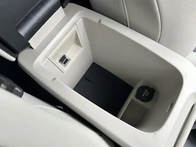 ボルボ Ｖ４０ D4 モメンタム 茨城県 2018(平30)年 5.3万km デニムブルーメタリック 後期型　/インテリセーフ　/ＡＣＣ　/ＬＫＡ　/ＢＬＩＳ　/Ｂカメラ　/パーキングエイド　/ナビ　/１２セグ　/ＢＴ　/ＵＳＢ　/ＤＶＤ　/シートヒーター　/ＰＷシート　/ＬＥＤ　/オートライト　/ＥＴＣ　/純正１７イｉｎＡＷ　/禁煙車