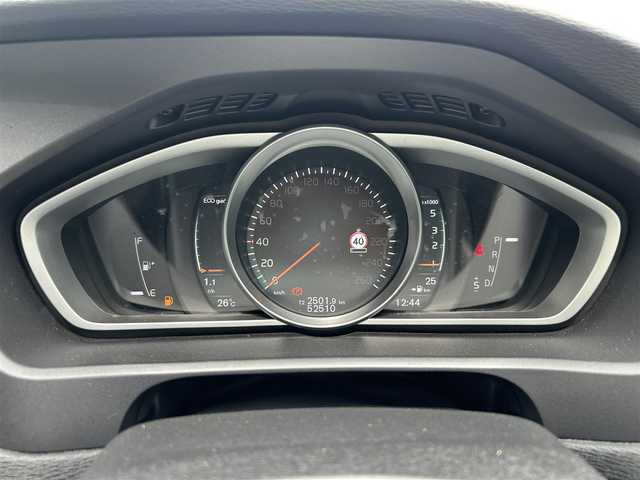 ボルボ Ｖ４０ D4 モメンタム 茨城県 2018(平30)年 5.3万km デニムブルーメタリック 後期型　/インテリセーフ　/ＡＣＣ　/ＬＫＡ　/ＢＬＩＳ　/Ｂカメラ　/パーキングエイド　/ナビ　/１２セグ　/ＢＴ　/ＵＳＢ　/ＤＶＤ　/シートヒーター　/ＰＷシート　/ＬＥＤ　/オートライト　/ＥＴＣ　/純正１７イｉｎＡＷ　/禁煙車