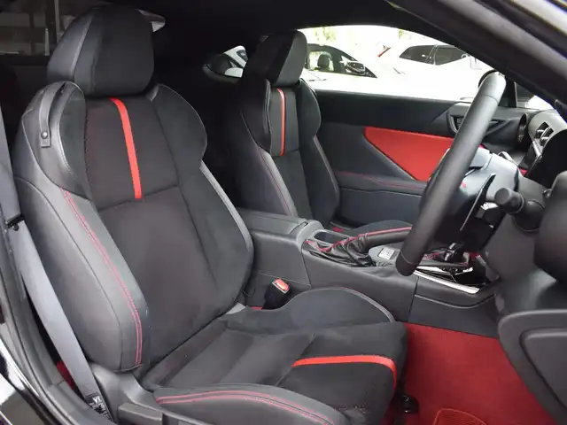 トヨタ ＧＲ８６ RZ 神奈川県 2024(令6)年 0.2万km クリスタルブラックシリカ ワンオーナー/保証書/取扱説明書/