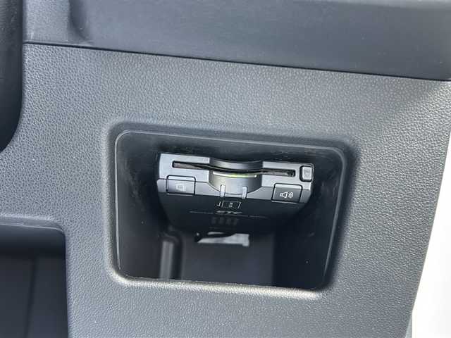 トヨタ ピクシスメガ L SAⅢ 石川県 2018(平30)年 2.6万km パールホワイトⅢ 純正７インチナビ　/バックカメラ　/純正７インチナビ　/バックカメラ　/両側パワースライドドア　/フルセグＴＶ　/後センサー　/オートマチックハイビーム　/純正ドライブレコーダー　/社外アルミスタッドレス４本積み　/スペアキー　/ＥＴＣ　/ＵＳＢ充電