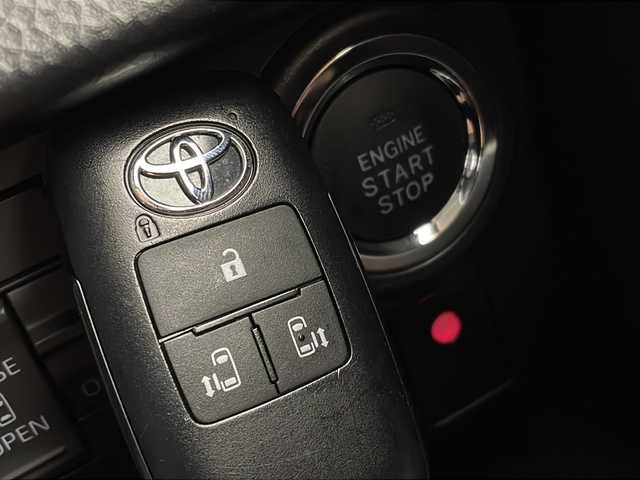 トヨタ ルーミー カスタムG 新潟県 2022(令4)年 1.3万km パールホワイトⅢ 4WD/スマートアシスト/純正ナビ/　　ワンセグ/CD/BT/AUX/バックカメラ/両側パワースライドドア/レーダークルーズコントロール/LEDオートライト/オートマチックハイビーム/シートヒーター/純正14インチアルミホイール/ステアリングスイッチ/アイドリングストップ/USBポート/スマートキー/ETC