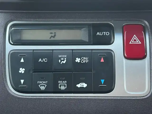 ホンダ Ｎ ＯＮＥ プレミアム ツアラー Lパッケージ 愛媛県 2013(平25)年 9.4万km プレミアムホワイトパール パドルシフト/社外ナビ/オートライト/LED/フォグランプ/クルーズコントロール/ETC/Bカメラ/ワンセグTV/DVD再生可能/ベンチシート/純正フロアマット/純正１５AW/横滑り防止装置/スマートキー/プッシュスタート/Bluetooth/カーテンエアバッグ