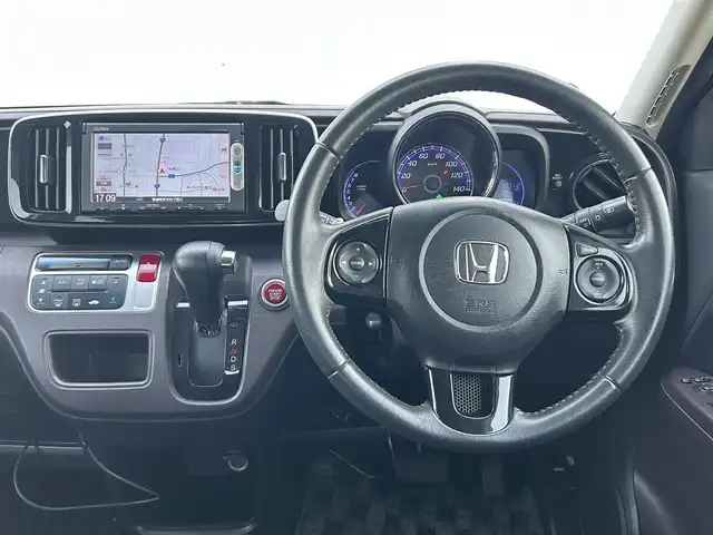 ホンダ Ｎ ＯＮＥ プレミアム ツアラー Lパッケージ 愛媛県 2013(平25)年 9.4万km プレミアムホワイトパール パドルシフト/社外ナビ/オートライト/LED/フォグランプ/クルーズコントロール/ETC/Bカメラ/ワンセグTV/DVD再生可能/ベンチシート/純正フロアマット/純正１５AW/横滑り防止装置/スマートキー/プッシュスタート/Bluetooth/カーテンエアバッグ