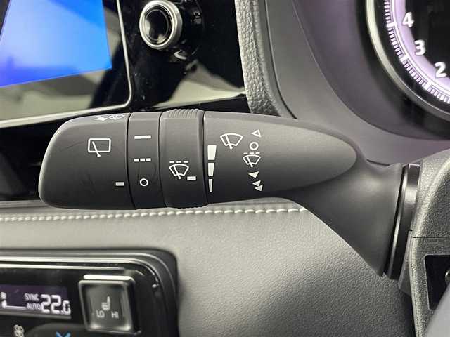 トヨタ ノア S－Z 大分県 2024(令6)年 0.5万km ホワイトパールクリスタルシャイン 純正ディーラーナビ/・Bluetooth・フルセグTV・DISC/・Miracast・AM・FM/バックカメラ/ビルトインETC2.0/ドライブレコーダー/モデリスタエアロ/トヨタセーフティセンス/・プリクラッシュセーフティ/・レーンディパーチャーアラート/・プロアクティブドライビングアシスト/・パーキングサポートブレーキ/・ロードサインアシスト/・クリアランスソナー/レーダークルーズコントロール/後退速度抑制/リアシートリマインダー/前席シートヒーター/両側パワースライドドア/フリップダウンモニター/本革巻きステアリング/ステアリングリモコン/純正フロアマット/純正17インチアルミホイール/テレビキャンセラー/USB端子/HDMI端子/タイプC端子/3眼LEDヘッドライト/フォグランプ/パワーウィンドウ/パワーステアリング/電動格納ミラー
