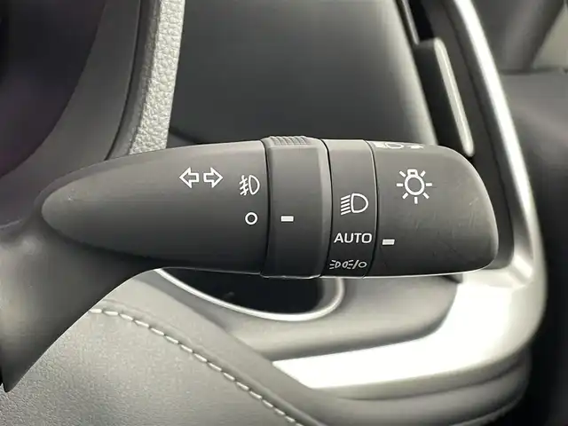 トヨタ ノア S－Z 大分県 2024(令6)年 0.5万km ホワイトパールクリスタルシャイン 純正ディーラーナビ/・Bluetooth・フルセグTV・DISC/・Miracast・AM・FM/バックカメラ/ビルトインETC2.0/ドライブレコーダー/モデリスタエアロ/トヨタセーフティセンス/・プリクラッシュセーフティ/・レーンディパーチャーアラート/・プロアクティブドライビングアシスト/・パーキングサポートブレーキ/・ロードサインアシスト/・クリアランスソナー/レーダークルーズコントロール/後退速度抑制/リアシートリマインダー/前席シートヒーター/両側パワースライドドア/フリップダウンモニター/本革巻きステアリング/ステアリングリモコン/純正フロアマット/純正17インチアルミホイール/テレビキャンセラー/USB端子/HDMI端子/タイプC端子/3眼LEDヘッドライト/フォグランプ/パワーウィンドウ/パワーステアリング/電動格納ミラー