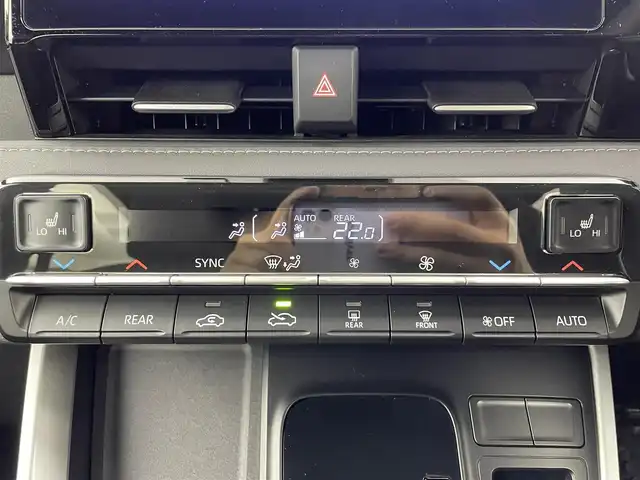 トヨタ ノア S－Z 大分県 2024(令6)年 0.5万km ホワイトパールクリスタルシャイン 純正ディーラーナビ/・Bluetooth・フルセグTV・DISC/・Miracast・AM・FM/バックカメラ/ビルトインETC2.0/ドライブレコーダー/モデリスタエアロ/トヨタセーフティセンス/・プリクラッシュセーフティ/・レーンディパーチャーアラート/・プロアクティブドライビングアシスト/・パーキングサポートブレーキ/・ロードサインアシスト/・クリアランスソナー/レーダークルーズコントロール/後退速度抑制/リアシートリマインダー/前席シートヒーター/両側パワースライドドア/フリップダウンモニター/本革巻きステアリング/ステアリングリモコン/純正フロアマット/純正17インチアルミホイール/テレビキャンセラー/USB端子/HDMI端子/タイプC端子/3眼LEDヘッドライト/フォグランプ/パワーウィンドウ/パワーステアリング/電動格納ミラー