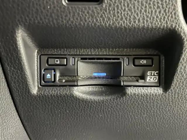 トヨタ ノア S－Z 大分県 2024(令6)年 0.5万km ホワイトパールクリスタルシャイン 純正ディーラーナビ/・Bluetooth・フルセグTV・DISC/・Miracast・AM・FM/バックカメラ/ビルトインETC2.0/ドライブレコーダー/モデリスタエアロ/トヨタセーフティセンス/・プリクラッシュセーフティ/・レーンディパーチャーアラート/・プロアクティブドライビングアシスト/・パーキングサポートブレーキ/・ロードサインアシスト/・クリアランスソナー/レーダークルーズコントロール/後退速度抑制/リアシートリマインダー/前席シートヒーター/両側パワースライドドア/フリップダウンモニター/本革巻きステアリング/ステアリングリモコン/純正フロアマット/純正17インチアルミホイール/テレビキャンセラー/USB端子/HDMI端子/タイプC端子/3眼LEDヘッドライト/フォグランプ/パワーウィンドウ/パワーステアリング/電動格納ミラー