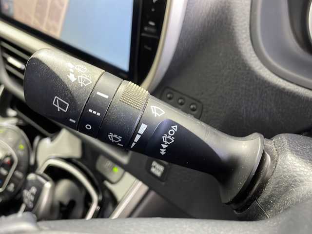 トヨタ エスクァイア ハイブリッド Gi 鹿児島県 2015(平27)年 11.3万km スパークリングブラックパールクリスタルシャイン アルパイン製10インチナビ/（CD/DVD/BT/フルセグTV）/アルパイン製フリップダウンモニター/社外フロントリップスポイラー/プリクラッシュセーフティ/両側パワースライドドア/ワイヤレス充電/合皮シート/社外アルミホイール/クルーズコントロール/オートライト/スマートキー/プッシュスタート/取説、保証書