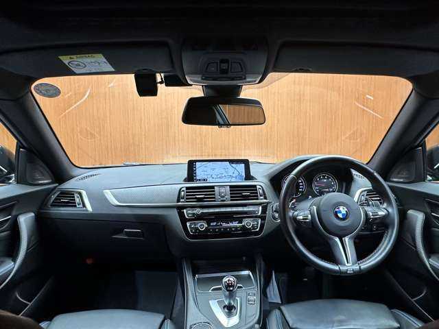 ＢＭＷ Ｍ２ 千葉県 2018(平30)年 4.2万km サファイアブラックP セレクトＰＫＧ　/クルーズコントロール　/黒革　/ＳＲ　/ｈａｒｍａｎｋａｒｄｏｎサウンド　/ナビ　/Ｂｌｕｅｔｏｏｔｈ接続　/Ｂカメラ　/シートＨ　/コンフォートアクセス　/ＰＤＣ　/衝突軽減Ｂ　/ＬＫＡ　/１オーナー