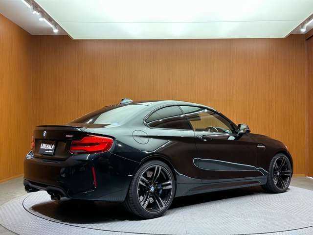 ＢＭＷ Ｍ２ 千葉県 2018(平30)年 4.2万km サファイアブラックP セレクトＰＫＧ　/クルーズコントロール　/黒革　/ＳＲ　/ｈａｒｍａｎｋａｒｄｏｎサウンド　/ナビ　/Ｂｌｕｅｔｏｏｔｈ接続　/Ｂカメラ　/シートＨ　/コンフォートアクセス　/ＰＤＣ　/衝突軽減Ｂ　/ＬＫＡ　/１オーナー