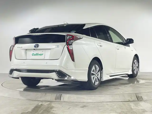 トヨタ プリウス Sセーフティプラス 福岡県 2018(平30)年 5.2万km ホワイトパールクリスタルシャイン 禁煙車純正7型SDナビ（フルセグTV/DVD/CD/BT）バックモニタートヨタセーフティーレーダークルコンエアロドラレコETCコーナーセンサーLEDヘッドライトスマートキー