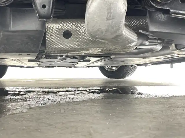 トヨタ プリウス Sセーフティプラス 福岡県 2018(平30)年 5.2万km ホワイトパールクリスタルシャイン 禁煙車純正7型SDナビ（フルセグTV/DVD/CD/BT）バックモニタートヨタセーフティーレーダークルコンエアロドラレコETCコーナーセンサーLEDヘッドライトスマートキー