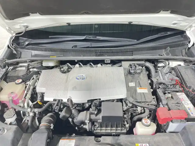 トヨタ プリウス Sセーフティプラス 福岡県 2018(平30)年 5.2万km ホワイトパールクリスタルシャイン 禁煙車純正7型SDナビ（フルセグTV/DVD/CD/BT）バックモニタートヨタセーフティーレーダークルコンエアロドラレコETCコーナーセンサーLEDヘッドライトスマートキー