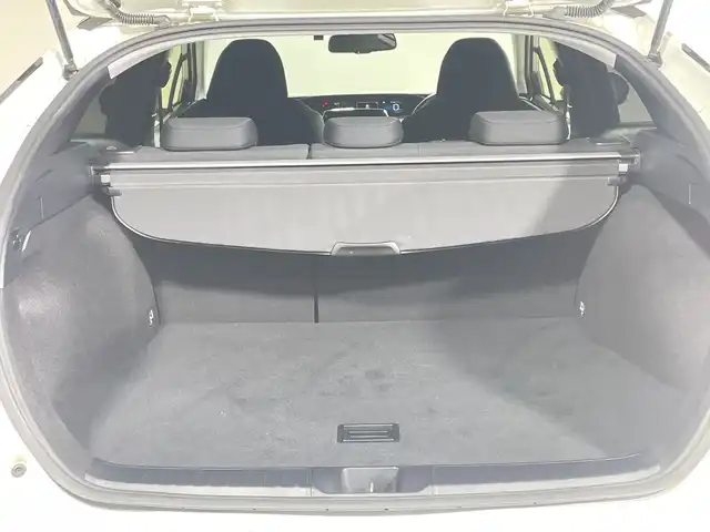 トヨタ プリウス Sセーフティプラス 福岡県 2018(平30)年 5.2万km ホワイトパールクリスタルシャイン 禁煙車純正7型SDナビ（フルセグTV/DVD/CD/BT）バックモニタートヨタセーフティーレーダークルコンエアロドラレコETCコーナーセンサーLEDヘッドライトスマートキー